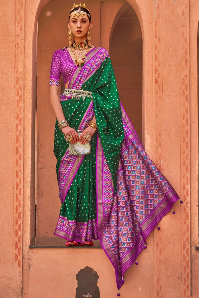 Green Color Splendid Art Silk Fabric Casual Patola Saree