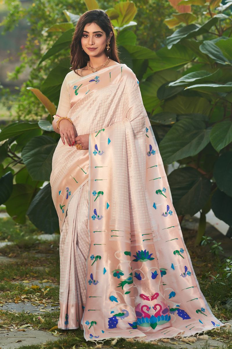 Weaving Work Winsome Paithani Silk Saree