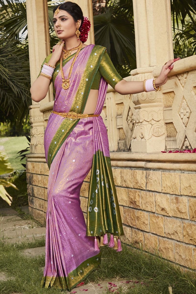 Graceful Lavender Kanjivaram Silk Saree with Weaving Work 