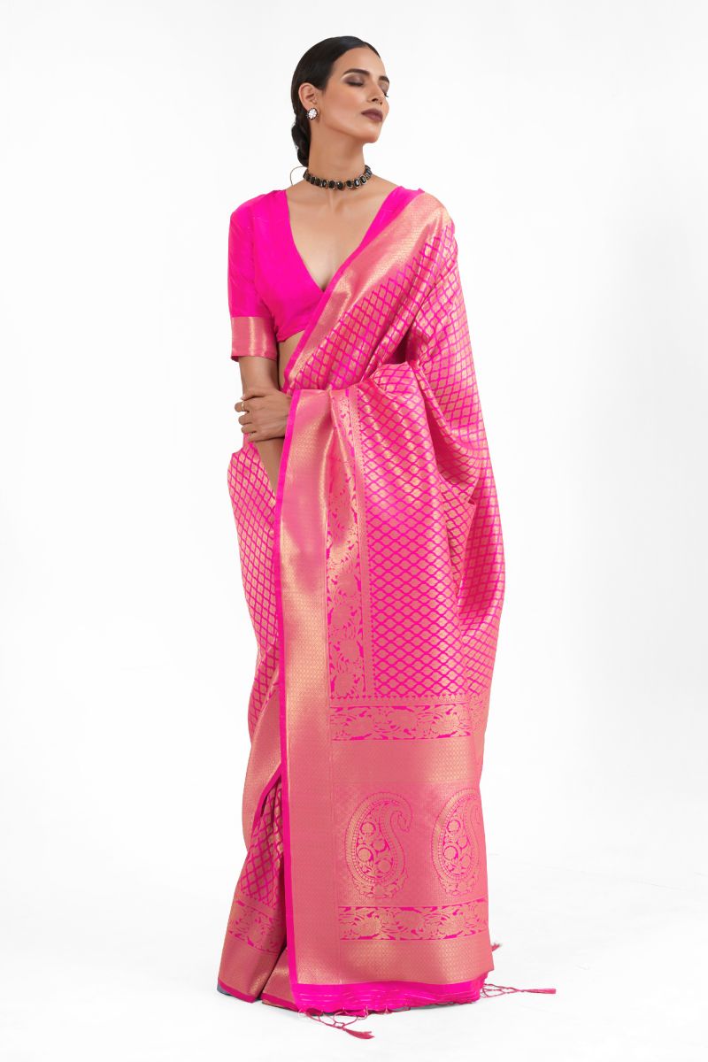 Classic Magenta Color Handloom Weaving Saree In Silk Fabric