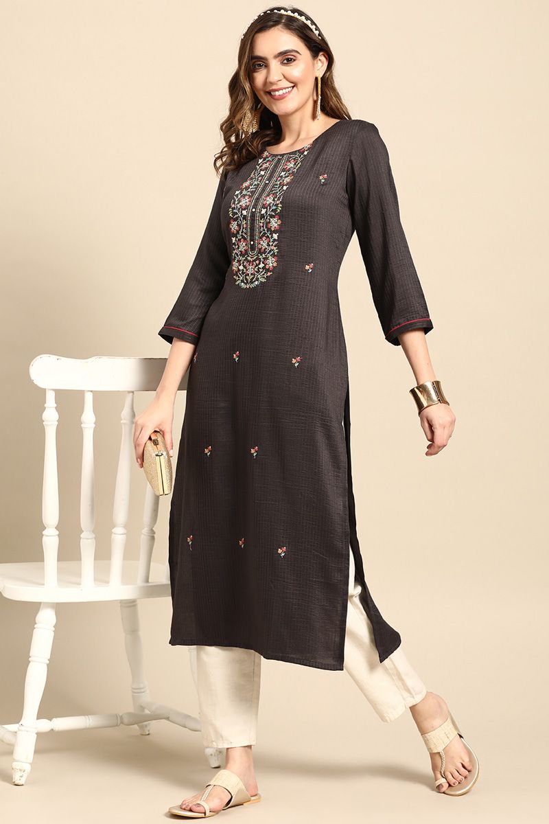 Winsome Rayon Fabric Grey Color Floral Printed Kurti